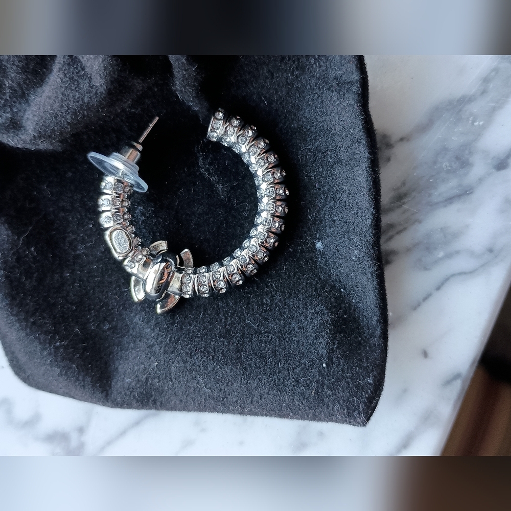 Chanel Hoops - Picture 10 of 16